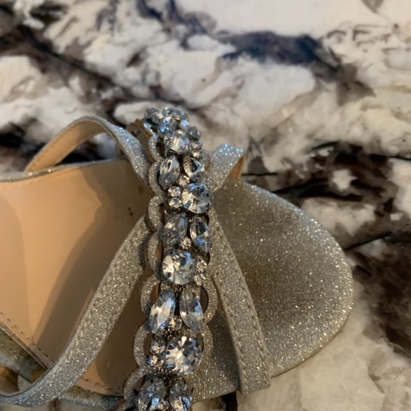 Badgkey Mischka Jewel Giona evening shoe. Worn twice - Picture 9 of 9